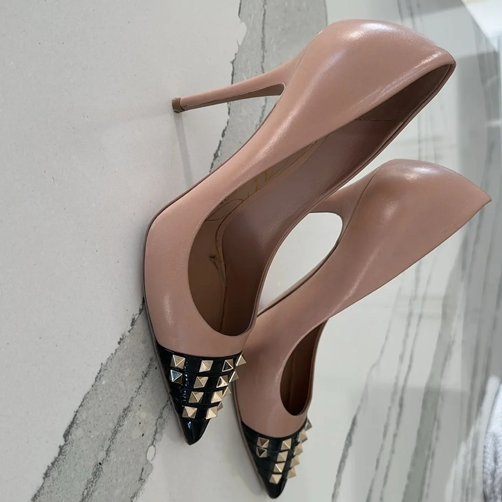 Valentino Garavani Pink Rockstud Pointed Toe Pumps
